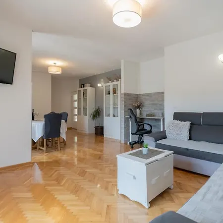 Tone, Makarska - Villa *