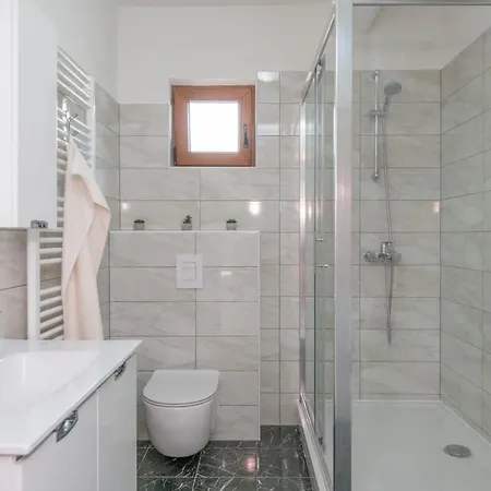 Villa Tone, Makarska - *