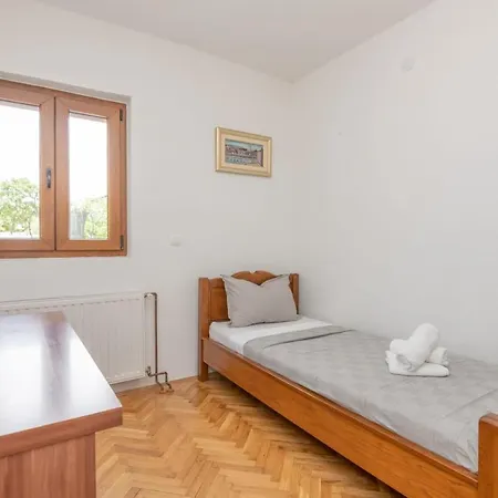 Tone, Makarska -