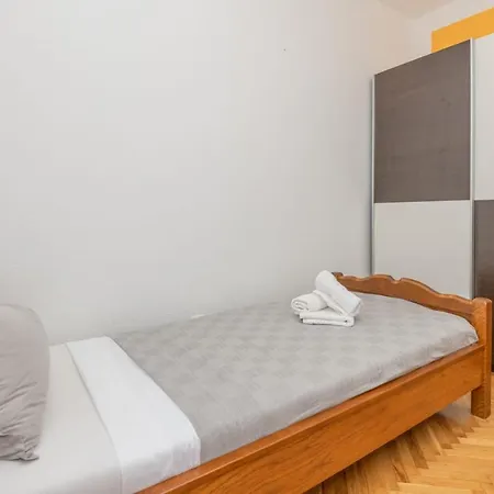 Tone, Makarska - Villa Drum