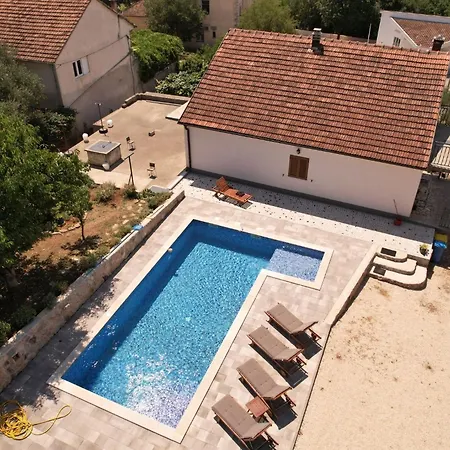 Tone, Makarska -
