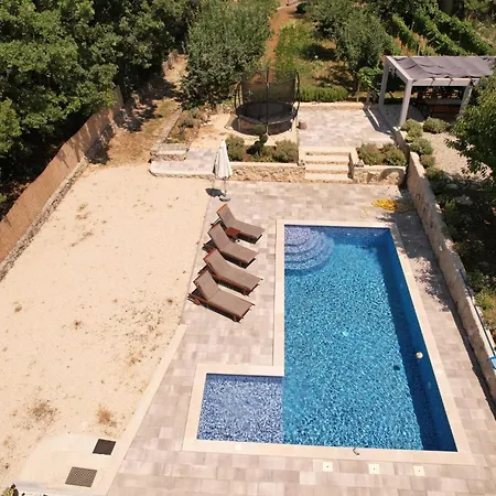 Tone, Makarska - Villa Drum